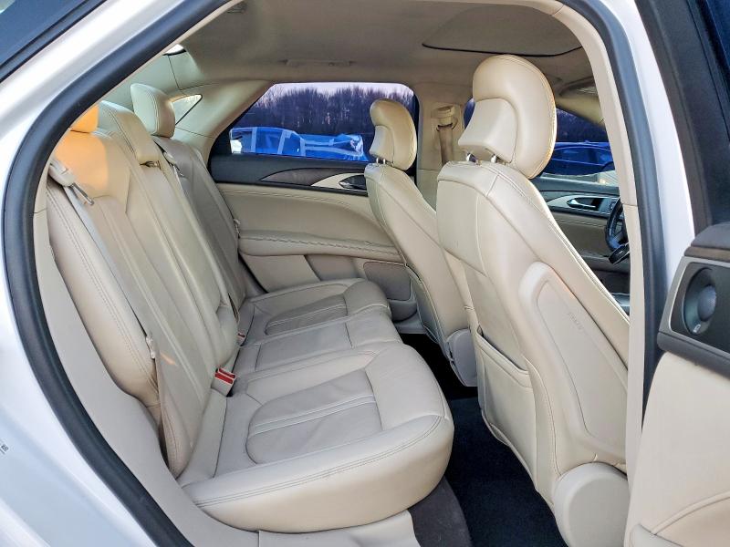 Photo 10 from auction – 2019 LINCOLN MKZ with VIN 3LN6L5LU9KR632457