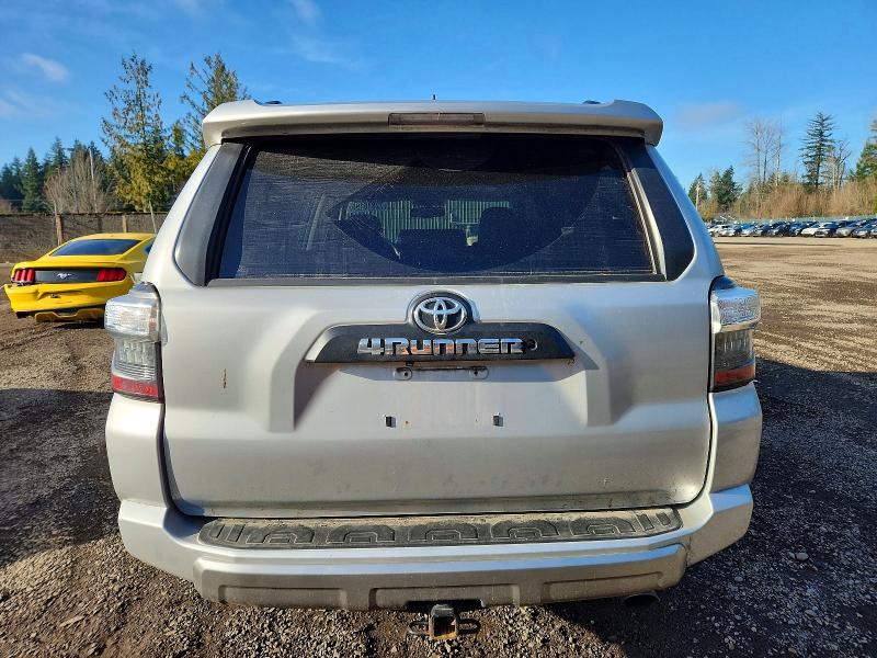 Photo 6 from auction – 2017 TOYOTA 4RUNNER SR with VIN JTEBU5JR9H5445497