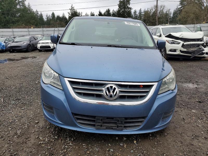 Photo 5 from auction – 2011 VOLKSWAGEN ROUTAN SE with VIN 2V4RW3DG0BR805056