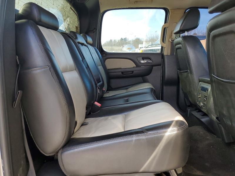 Photo 10 from auction – 2007 CHEVROLET AVALANCHE with VIN 3GNFK12317G254167