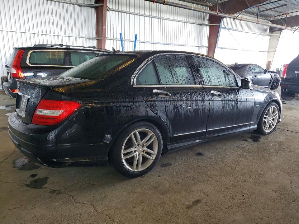Photo 3 from auction – 2012 MERCEDES-BENZ C with VIN WDDGF4HB3CR238022