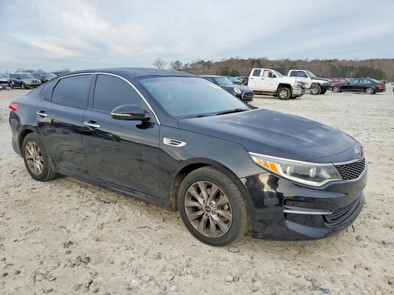 Photo 4 from auction – 2016 KIA OPTIMA with VIN 5XXGU4L38GG048838