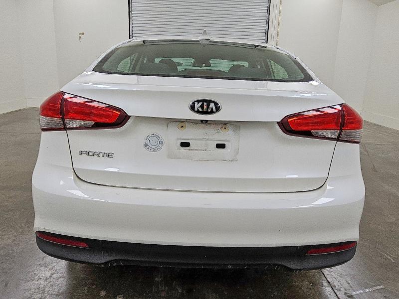 Photo 6 from auction – 2018 KIA FORTE LX with VIN 3KPFL4A74JE268384