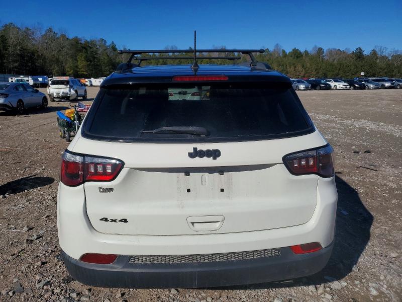 Photo 6 from auction – 2018 JEEP COMPASS with VIN 3C4NJDBB2JT395005