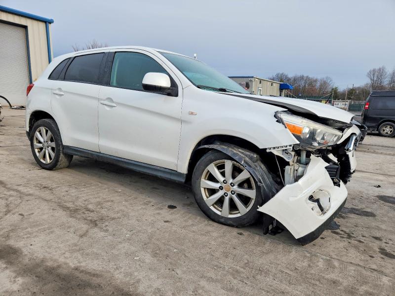 Photo 4 from auction – 2014 MITSUBISHI OUTLANDER with VIN 4A4AR3AU5EE029168