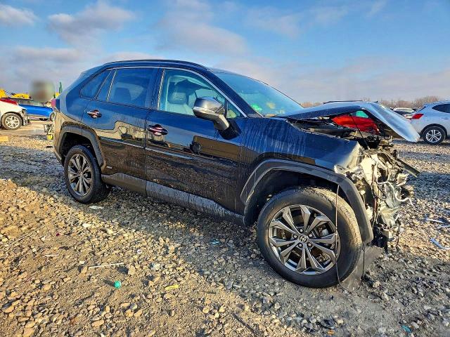 Photo 4 from auction – 2022 TOYOTA RAV4 XLE P with VIN 4T3B6RFV4NU087290