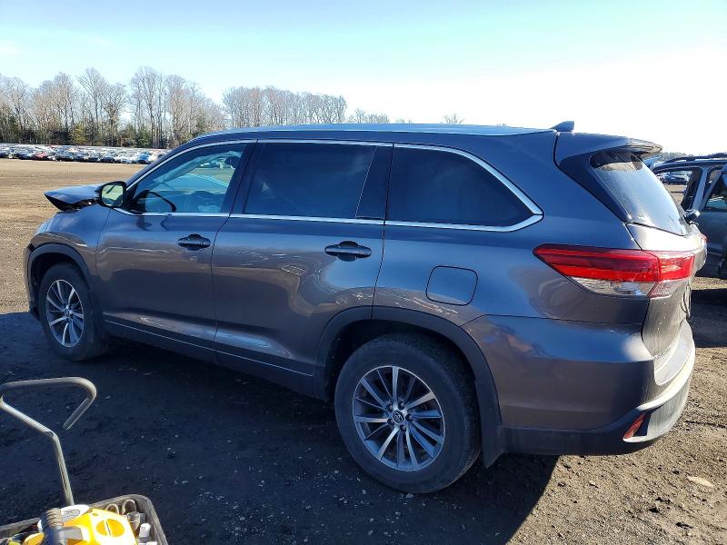 Photo 2 from auction – 2017 TOYOTA HIGHLANDER with VIN 5TDJZRFH4HS363177