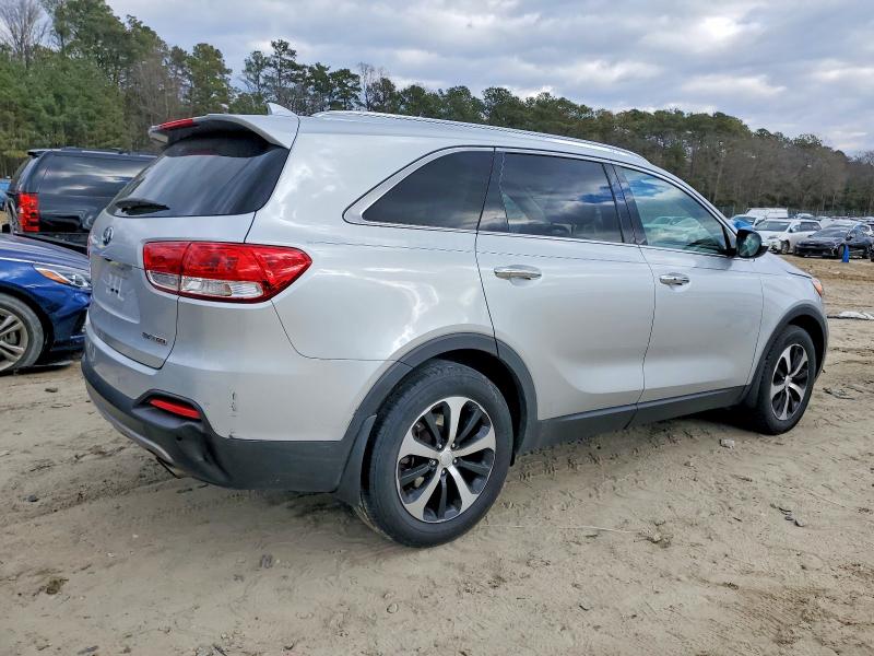 Photo 3 from auction – 2016 KIA SORENTO EX with VIN 5XYPH4A16GG129256