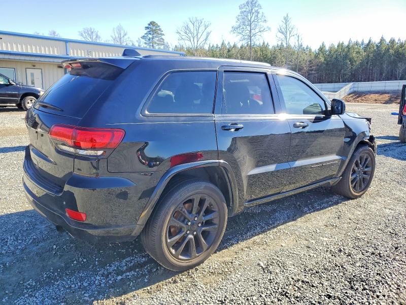 Photo 3 from auction – 2018 JEEP GRAN CHERO with VIN 1C4RJEAG3JC125958