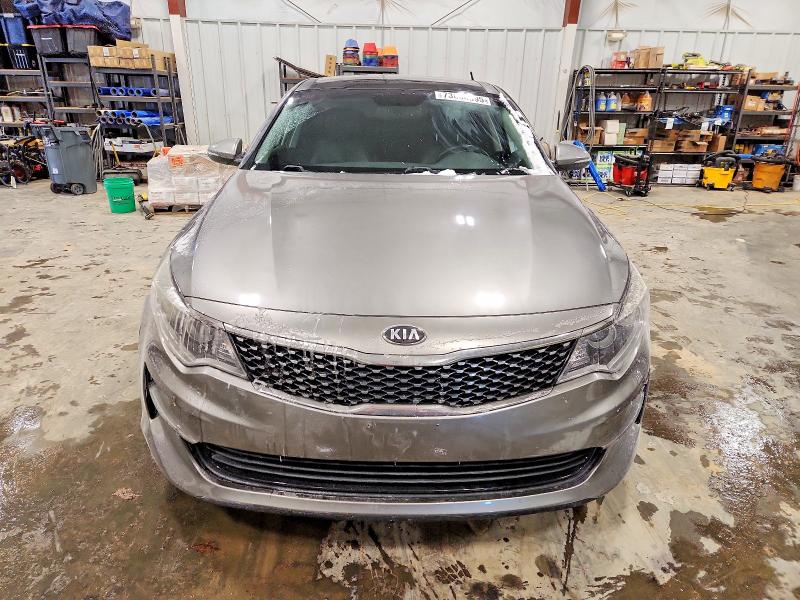 Photo 5 from auction – 2017 KIA OPTIMA with VIN 5XXGU4L35HG167481