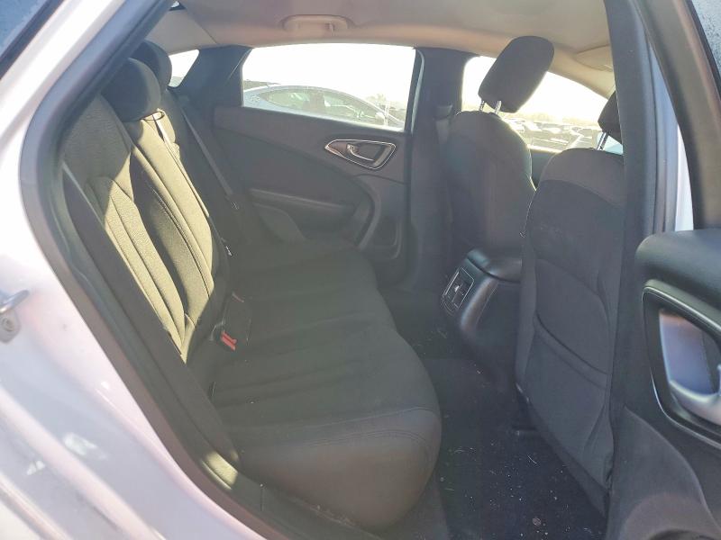 Снимка 10 от търг – 2015 CHRYSLER 200 с VIN 1C3CCCABXFN760930
