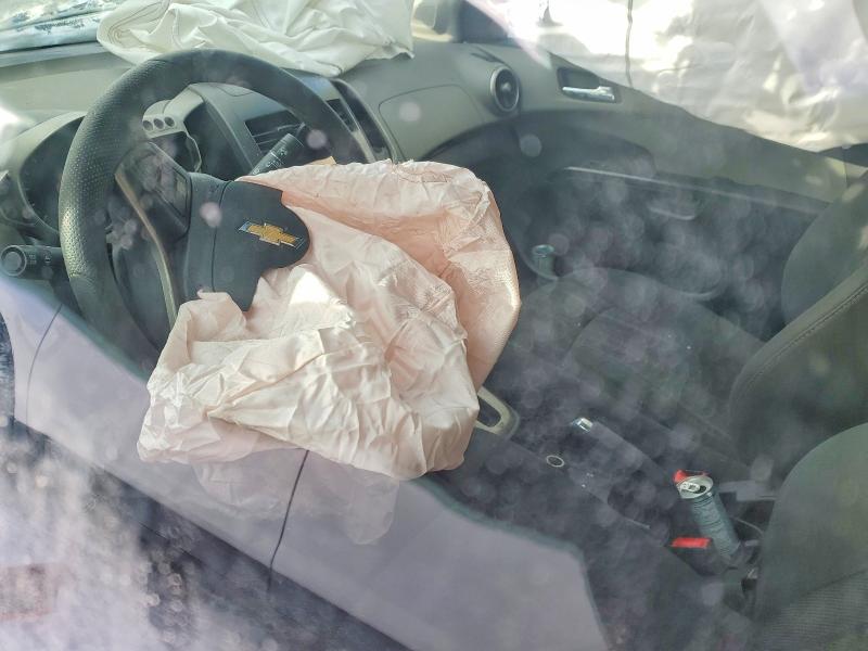 Photo 8 from auction – 2015 CHEVROLET SONIC with VIN 1G1JC5SHXF4194459