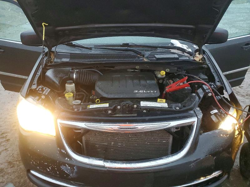 Photo 12 from auction – 2011 CHRYSLER TOWN & COU with VIN 2A4RR8DGXBR677725