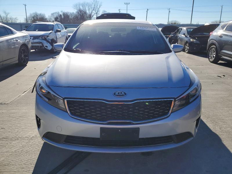 Photo 5 from auction – 2017 KIA FORTE LX with VIN 3KPFL4A72HE064001