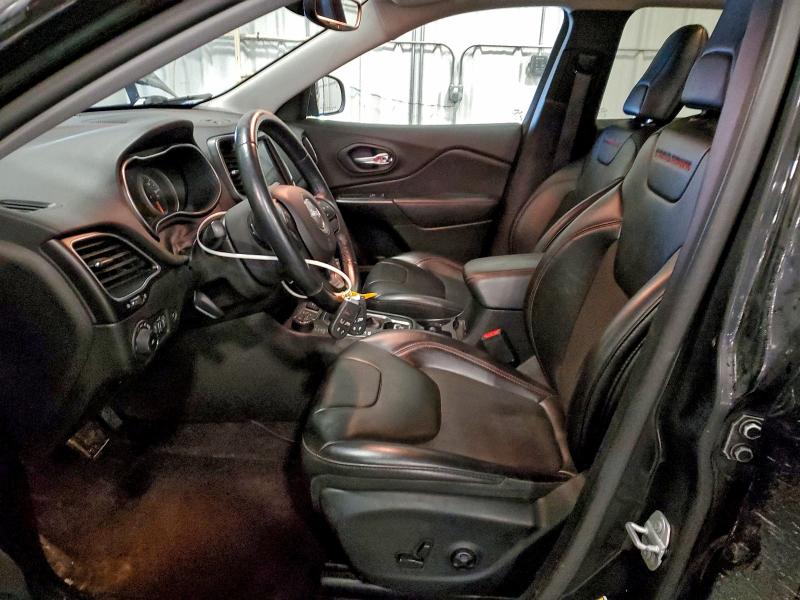 Photo 7 from auction – 2019 JEEP CHEROKEE T with VIN 1C4PJMBX7KD245984