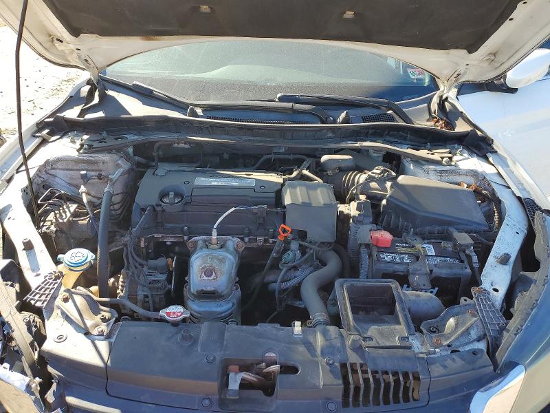 Photo 11 from auction – 2015 HONDA ACCORD with VIN 1HGCR2F50FA042769