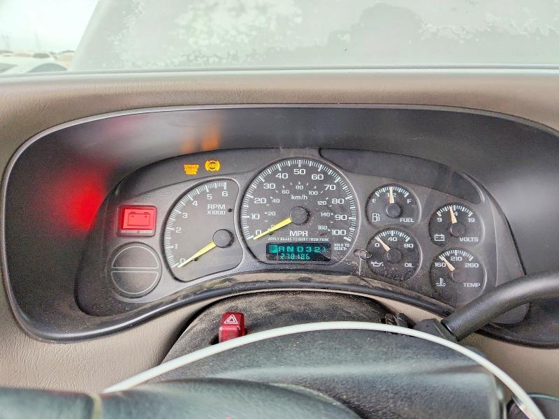 Photo 9 from auction – 2000 CHEVROLET SILVERADO with VIN 2GCEC19V4Y1302666