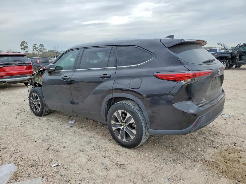 Photo 2 from auction – 2022 TOYOTA HIGHLANDER with VIN 5TDGZRAH6NS127837