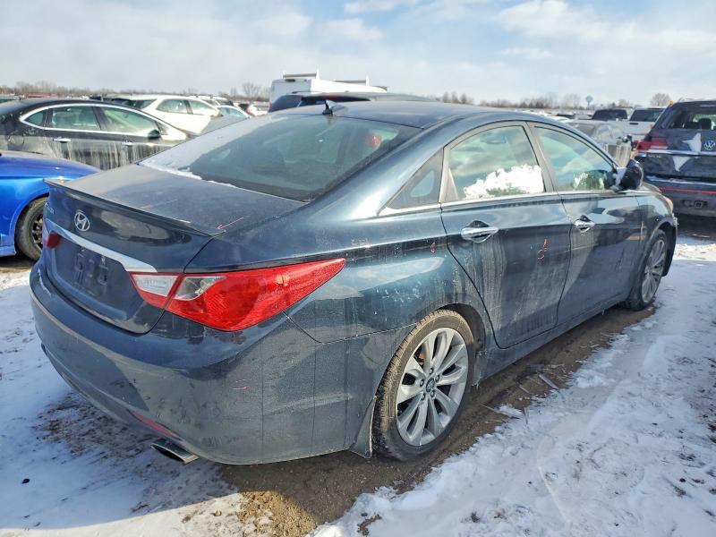 Photo 3 from auction – 2013 HYUNDAI SONATA SE with VIN 5NPEC4AC2DH791007