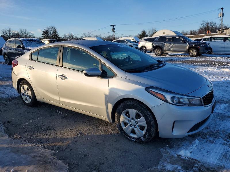 Photo 4 from auction – 2017 KIA FORTE with VIN 3KPFK4A78HE158404