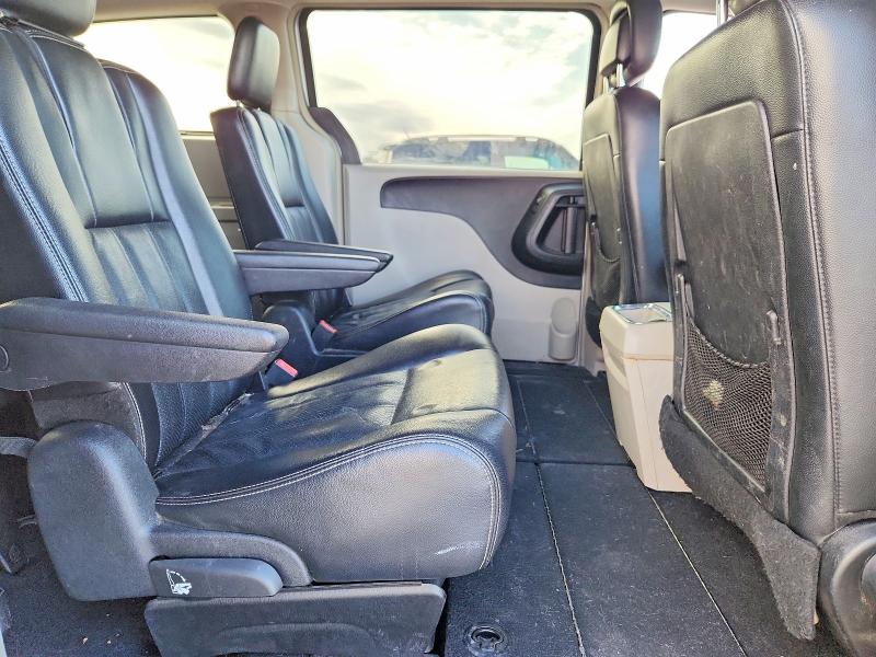 Photo 11 from auction – 2012 CHRYSLER TOWN & COU with VIN 2C4RC1BG8CR320272