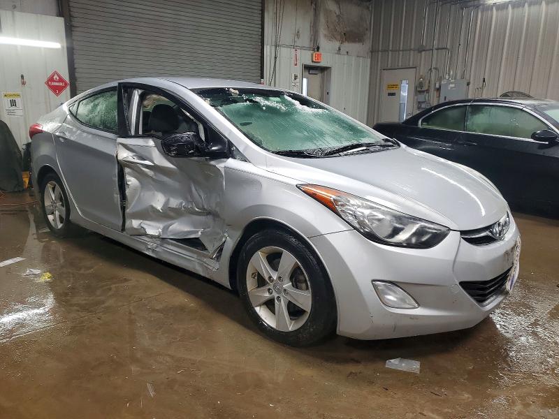 Photo 4 from auction – 2013 HYUNDAI ELANTRA with VIN 5NPDH4AE9DH288993