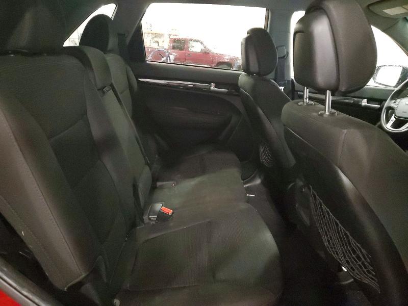 Photo 11 from auction – 2015 KIA SORENTO with VIN 5XYKT3A61FG627216