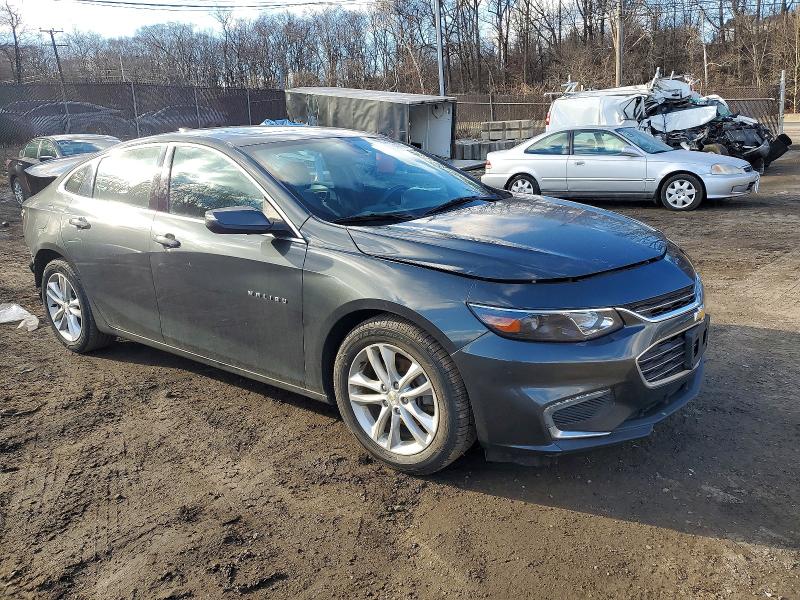 Photo 4 from auction – 2018 CHEVROLET MALIBU LT with VIN 1G1ZD5ST6JF139007