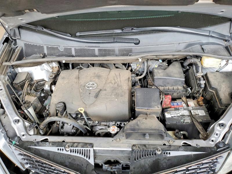 Photo 12 from auction – 2018 TOYOTA SIENNA with VIN 5TDXZ3DC9JS957722