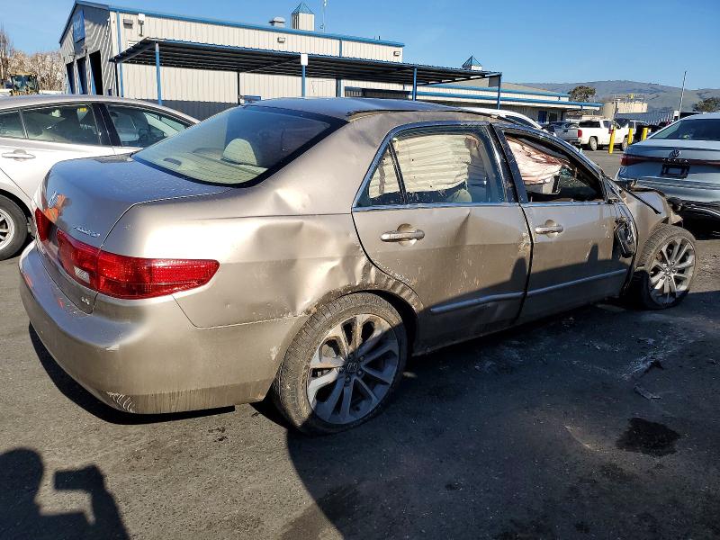 Photo 3 from auction – 2005 HONDA ACCORD with VIN JHMCM56405C002909