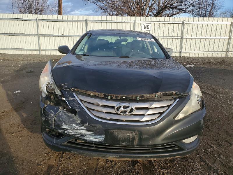 Photo 5 from auction – 2011 HYUNDAI SONATA with VIN 5NPEC4ACXBH233838