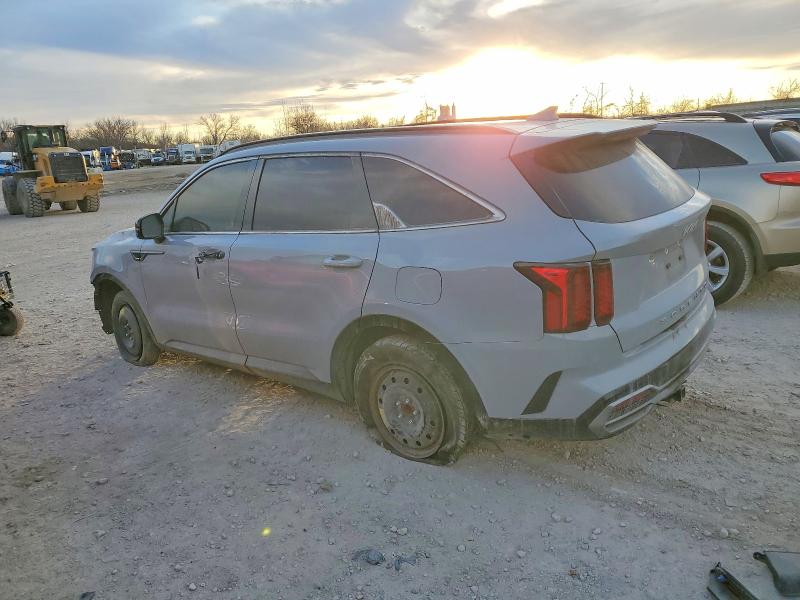 Photo 2 from auction – 2022 KIA SORENTO EX with VIN 5XYRH4LF5NG093428