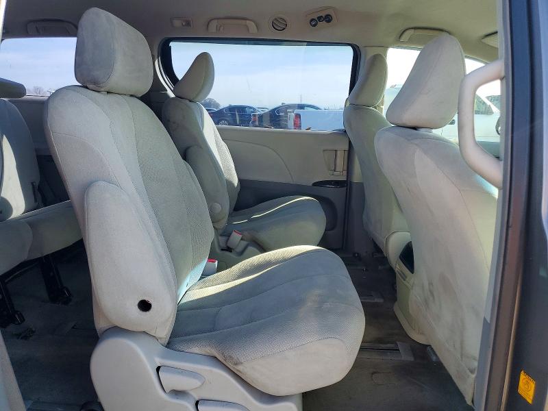 Photo 11 from auction – 2011 TOYOTA SIENNA with VIN 5TDZK3DC2BS135746