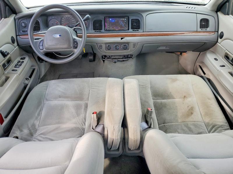 Photo 8 from auction – 2004 FORD CROWN VICT with VIN 2FAFP73W04X152632