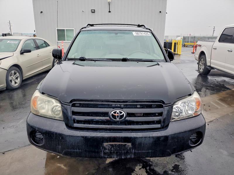 Photo 5 from auction – 2005 TOYOTA HIGHLANDER with VIN JTEGP21A050045942