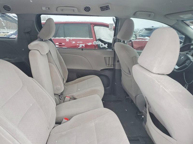 Photo 11 from auction – 2015 TOYOTA SIENNA LE with VIN 5TDKK3DC7FS561004