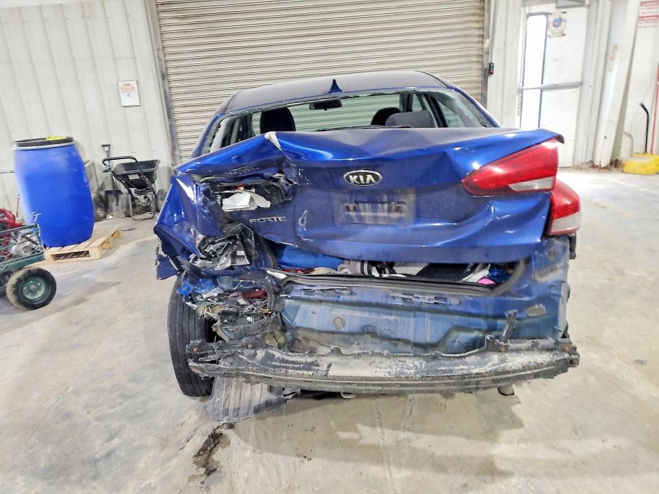 Photo 6 from auction – 2018 KIA FORTE with VIN 3KPFK4A74JE168272