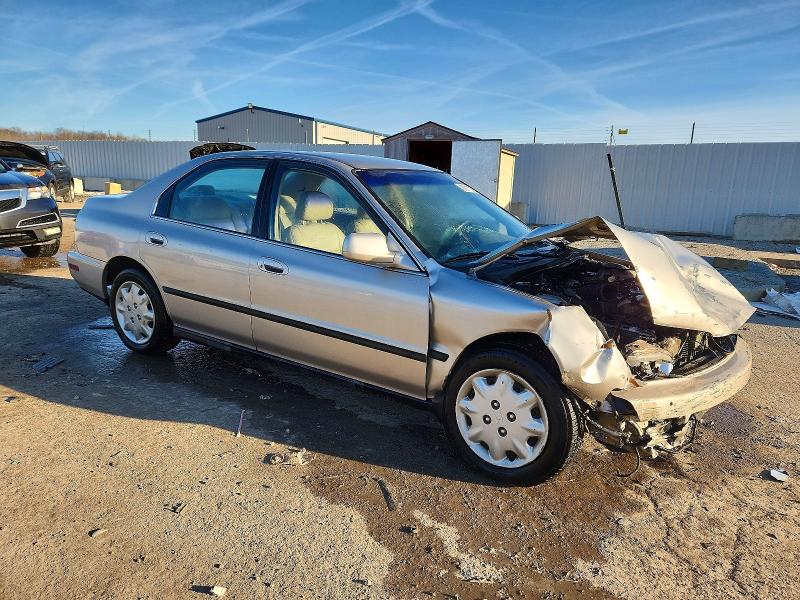 Photo 4 from auction – 1997 HONDA ACCORD LX with VIN 1HGCD5634VA069681