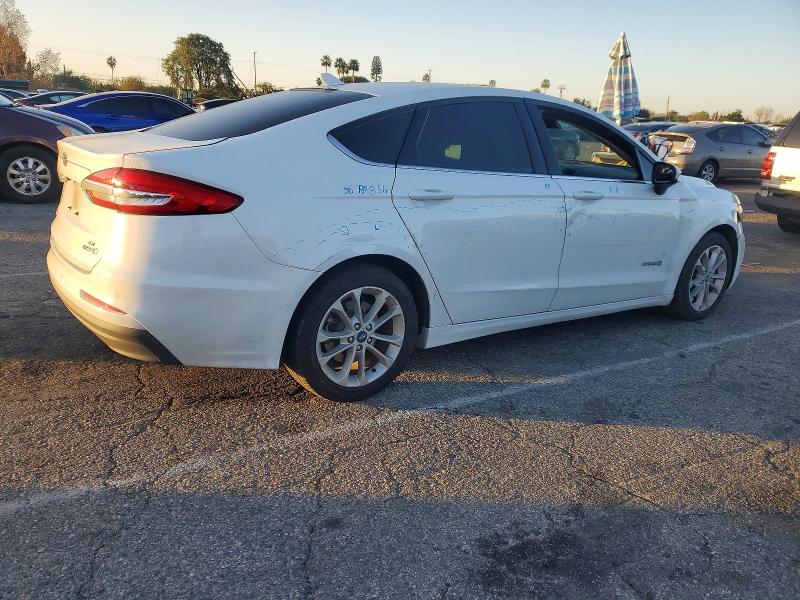 Photo 3 from auction – 2019 FORD FUSION with VIN 3FA6P0LU5KR117523