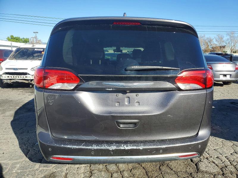 Photo 6 from auction – 2017 CHRYSLER PACIFICA with VIN 2C4RC1BG6HR569452