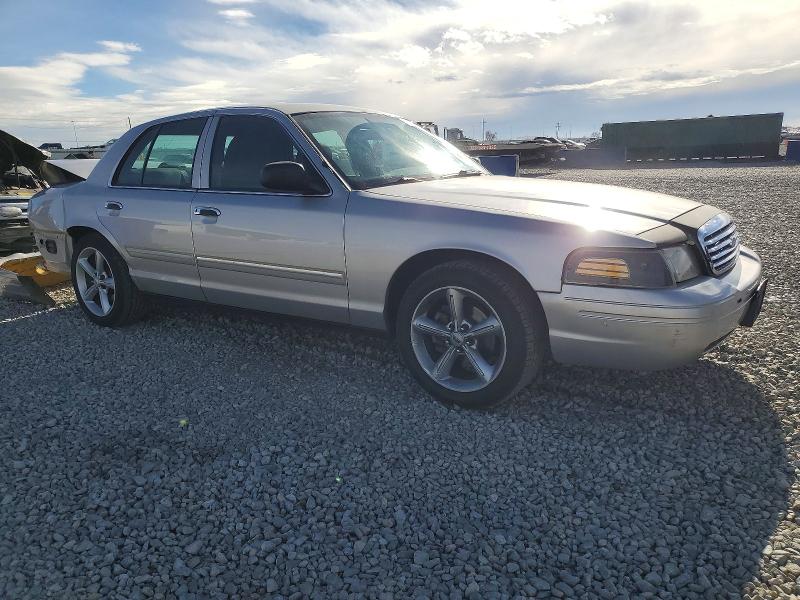 Photo 4 from auction – 2011 FORD CROWN VICT with VIN 2FABP7BV0BX171783