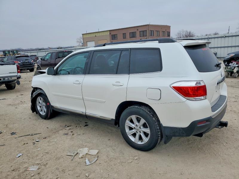 Photo 2 from auction – 2013 TOYOTA HIGHLANDER with VIN 5TDBK3EH4DS232705