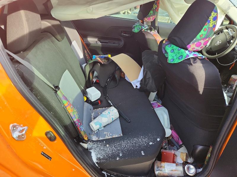 Photo 10 from auction – 2018 TOYOTA PRIUS C with VIN JTDKDTB34J1606676