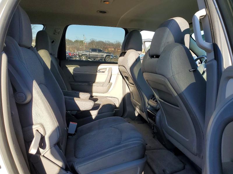 Photo 11 from auction – 2017 CHEVROLET TRAVERSE L with VIN 1GNKVGKDXHJ101174