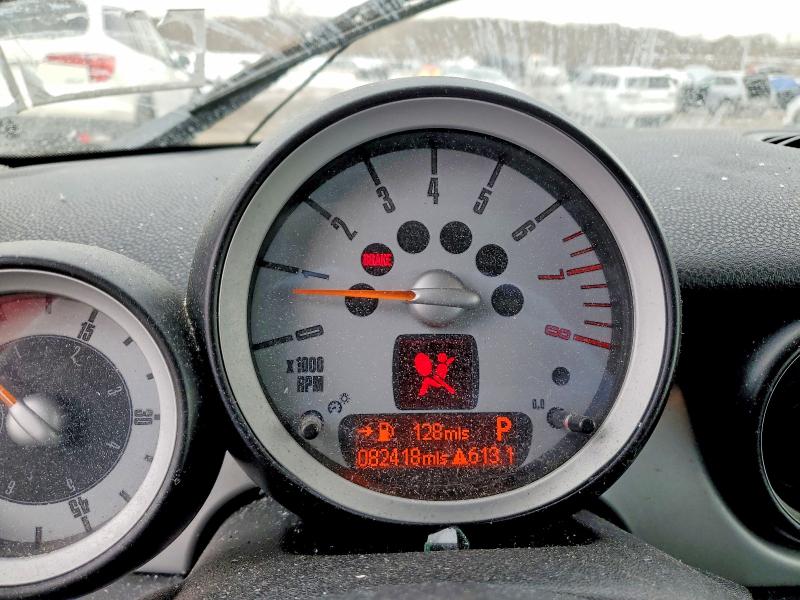 Photo 9 from auction – 2009 MINI COOPER with VIN WMWMR33519TU95740