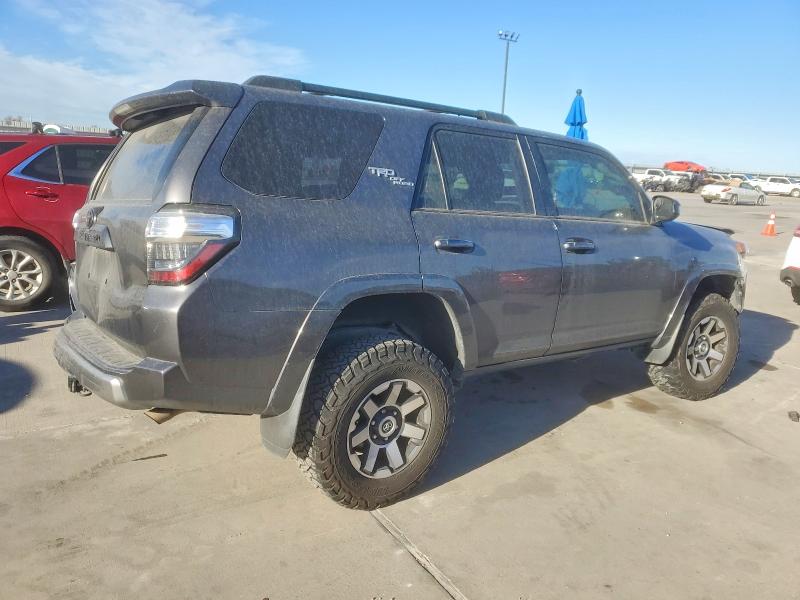 Photo 3 from auction – 2019 TOYOTA 4RUNNER with VIN JTEBU5JR3K5661420