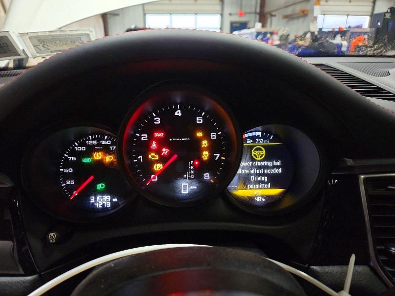 Photo 9 from auction – 2018 PORSCHE MACAN with VIN WP1AA2A59JLB01849