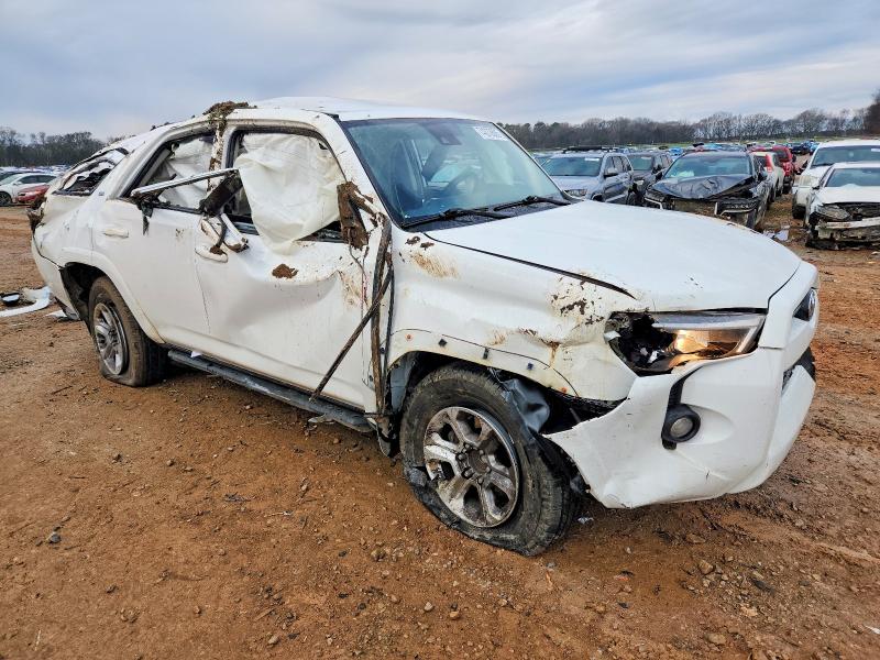 Photo 4 from auction – 2020 TOYOTA 4RUNNER SR with VIN JTEZU5JR5L5218671