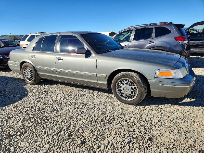Photo 4 from auction – 2002 FORD CROWN VICTORIA with VIN 2FAFP73WX2X111308