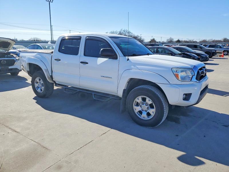 Photo 4 from auction – 2014 TOYOTA TACOMA DOU with VIN 3TMJU4GN2EM165036